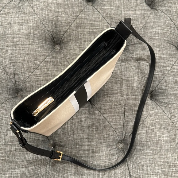 Michael Kors Bag Charlotte Canvas Crossbody - Picture 11 of 17